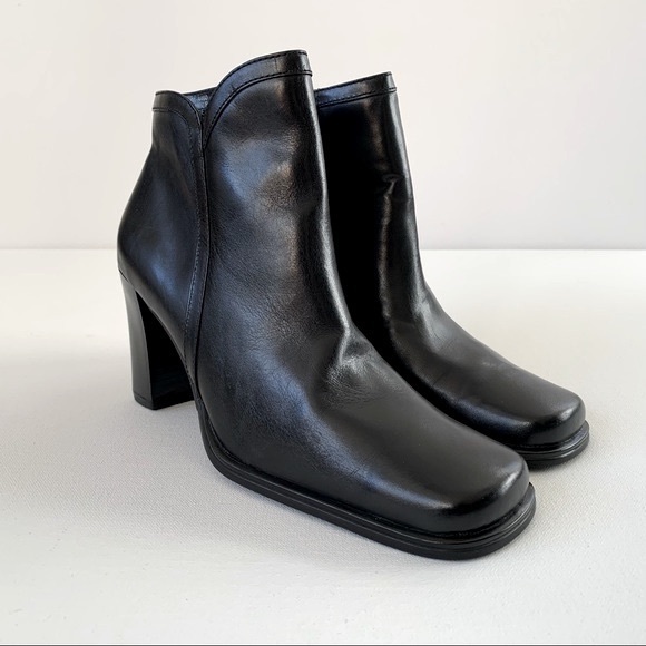 White Mountain Black Leather Boots - Picture 2 of 13